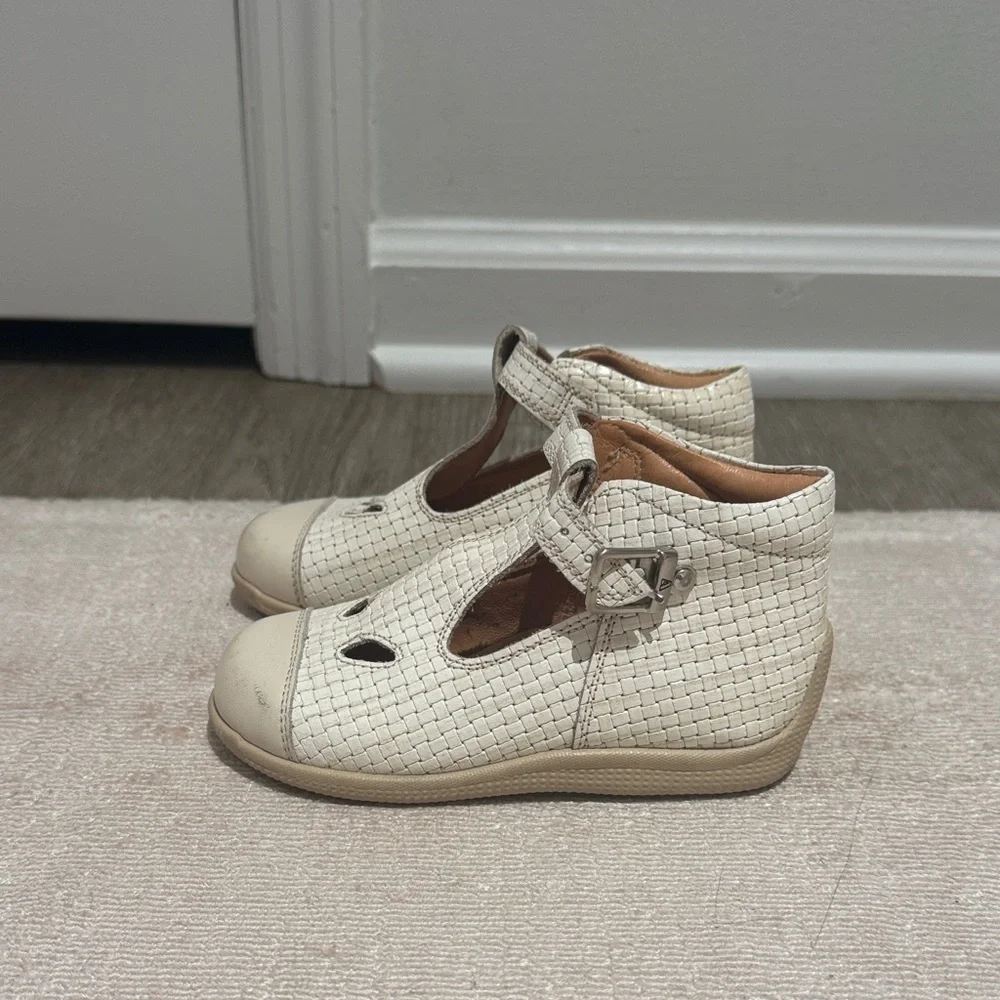 Vintage Kids Cream Leather T-Strap Sandals
